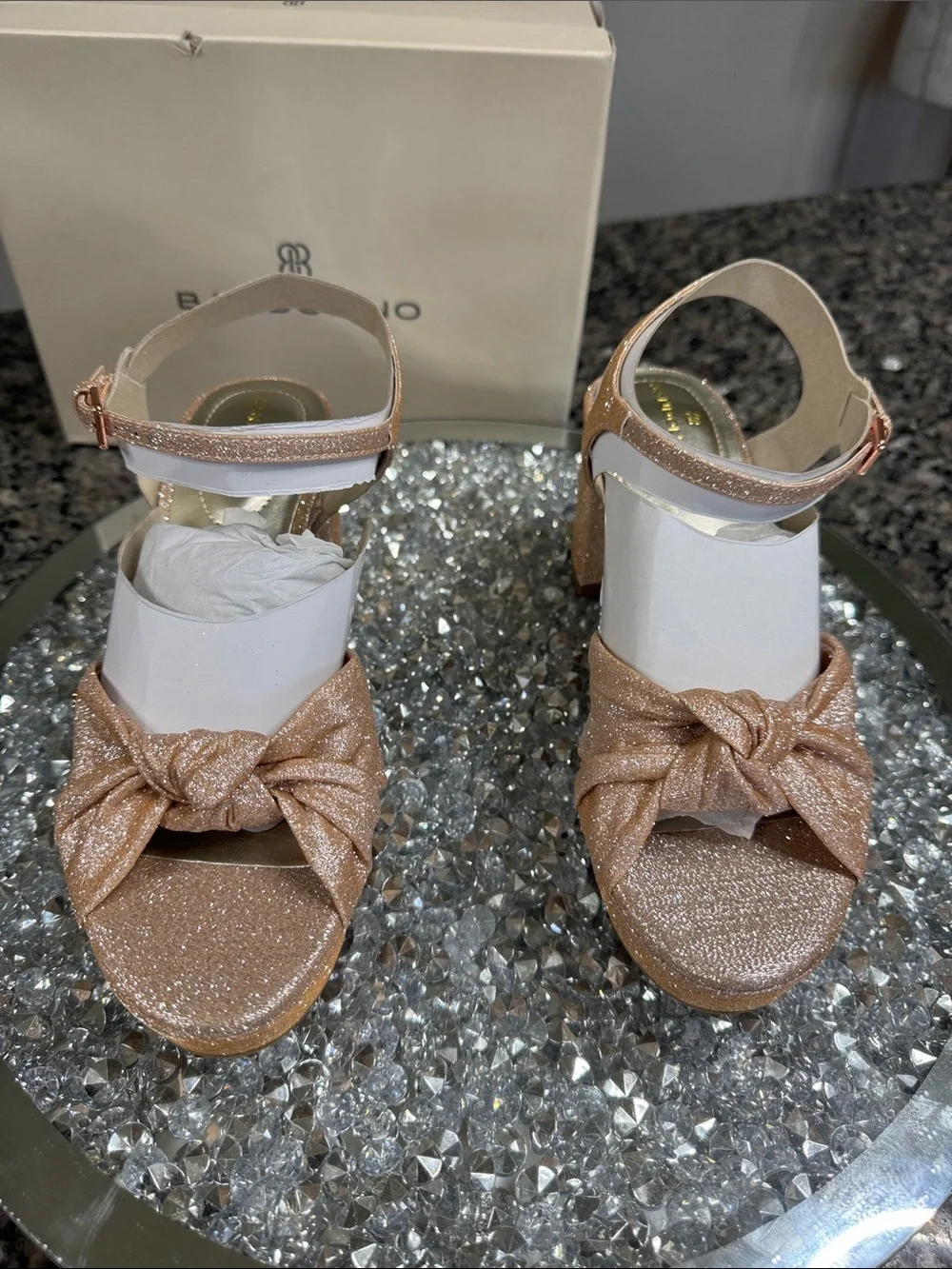 Bandolino Rose Gold Glitter Knotted Platform heels NEW 7